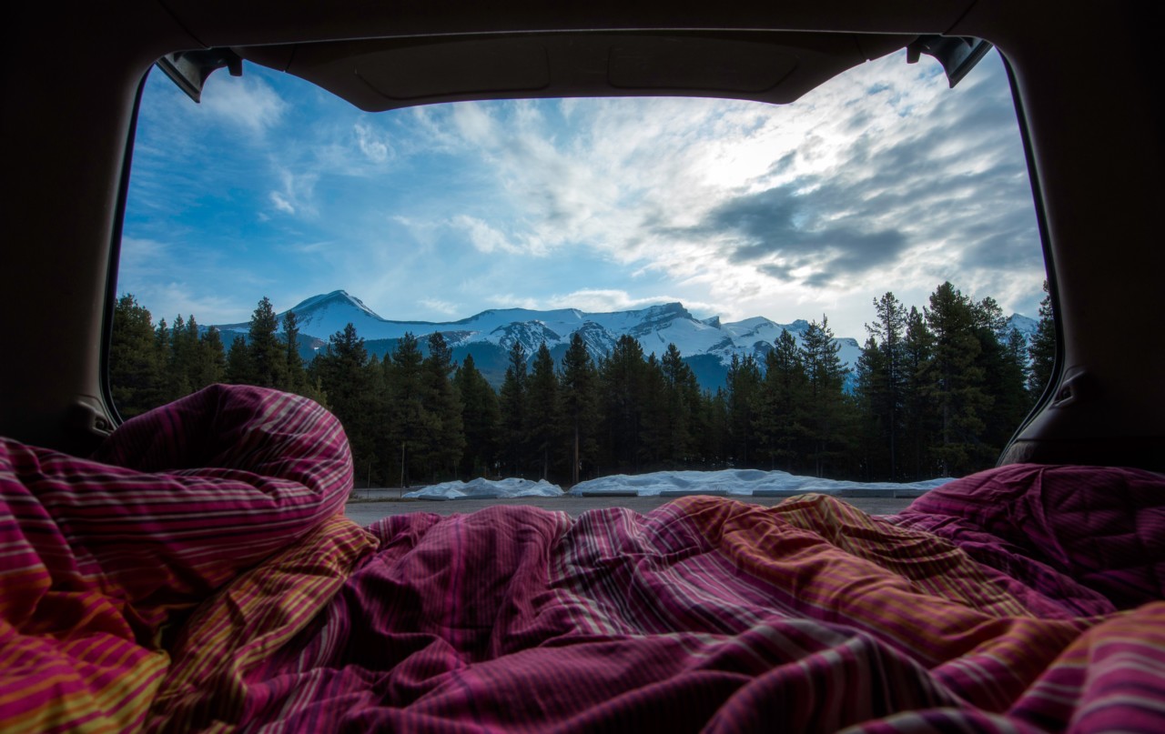 core mountaineering blankets in tent