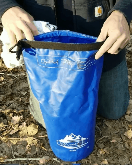 washing clothes with dry bag 